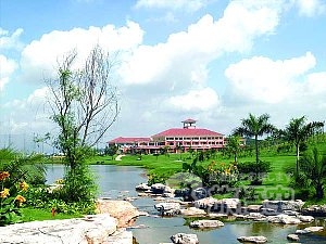 香港発 深セン 光明 ゴルフ クラブ